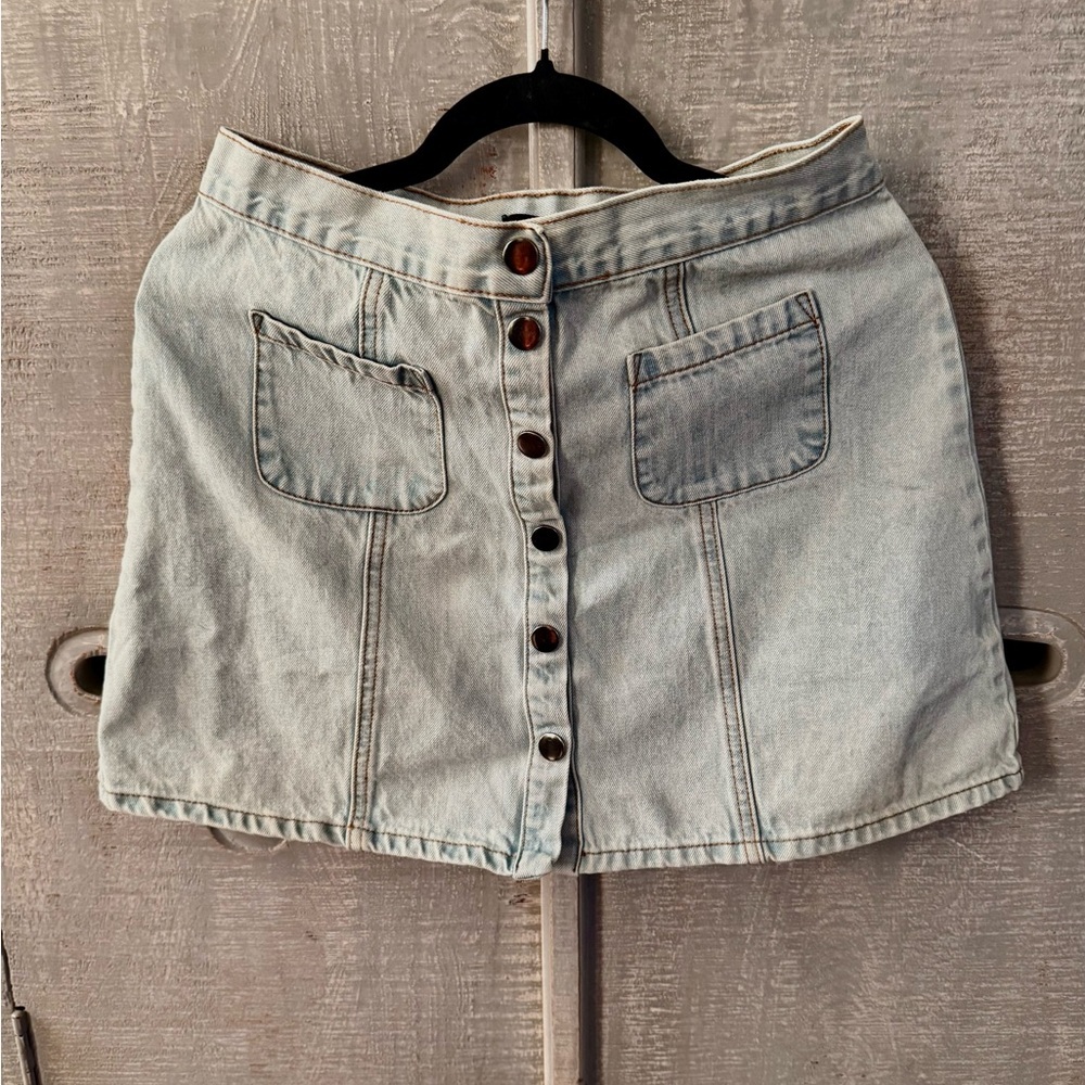 BDG Urban Outfitters snap front deLight Blue Denim Skirt Sz. M